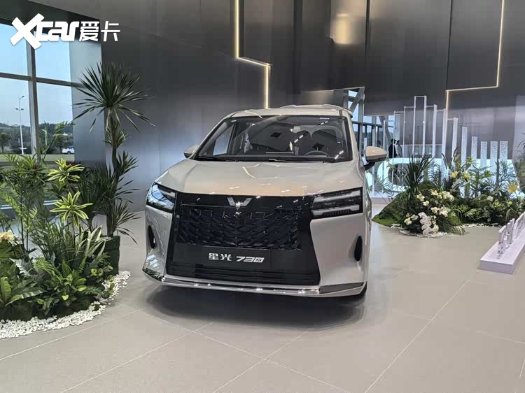 置换补贴价7.10万起！五菱星光730正式上市，三种动力系统