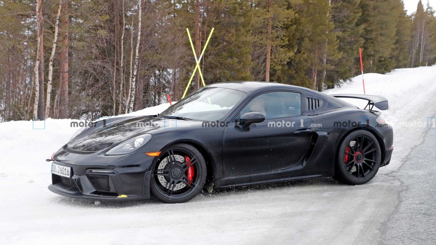 保时捷718 Cayman GT4 RS谍照，套件优化