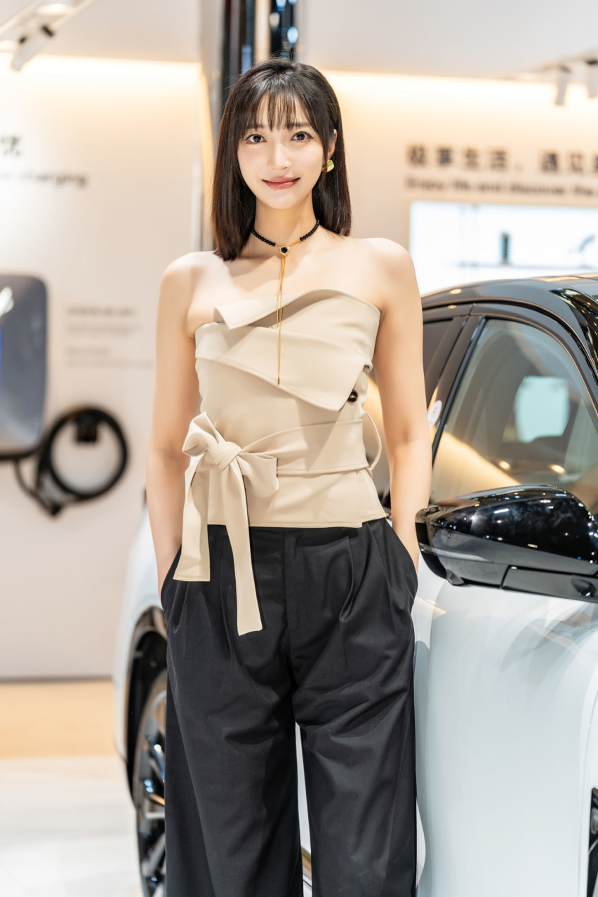 2024广州车展小姐姐大合集！是真男人就坚持到最后一张！