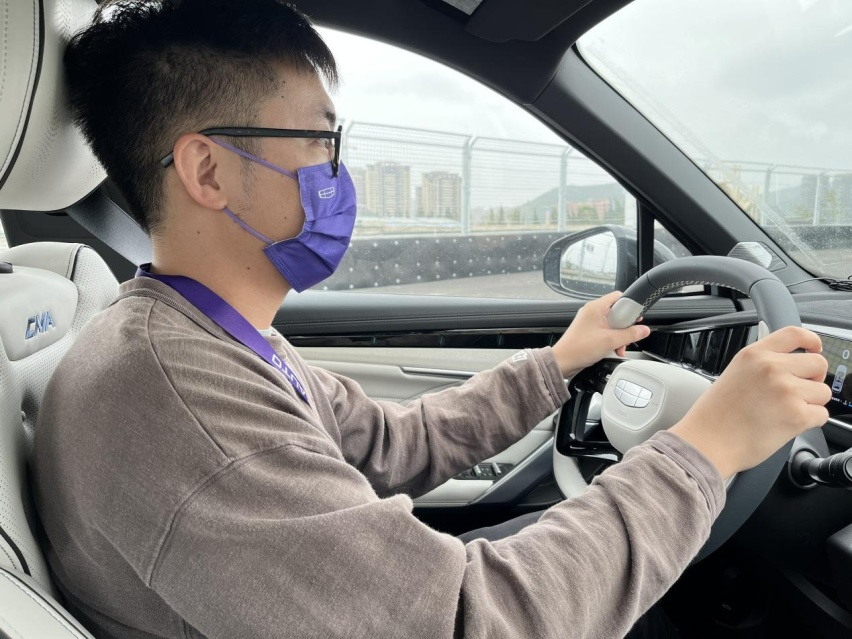 试驾官丨赛道实测博越L，“最好开的城市SUV”名副其实？