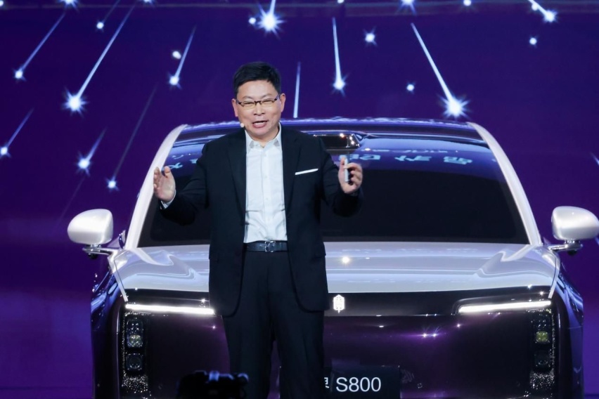 鸿蒙智行尊界S800亮相 智界新S7 /享界S9 Ultra长航版上市