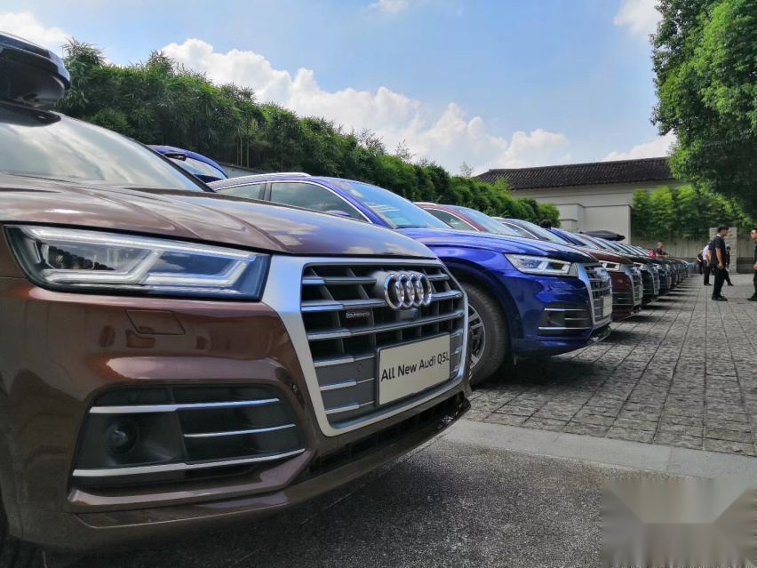 40万左右买家用SUV，奥迪Q5L不比奔驰GLB更香吗？
