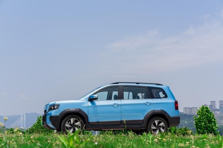 这是真的？10万级预算也能买续航破千的大七座增程SUV？