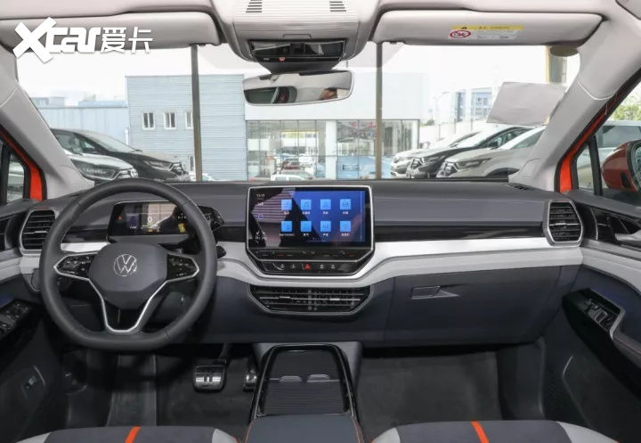 30万预算，Model Y、ID.6 CROZZ，谁才是最潮玩家？