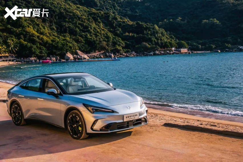 15分钟补能540km,极狐全新阿尔法S5律动上市补贴价9.98万起