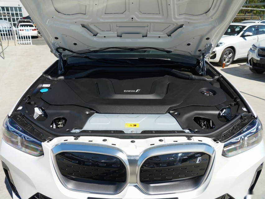 30万+预算买纯电SUV BMW iX3是个重要选项吗？