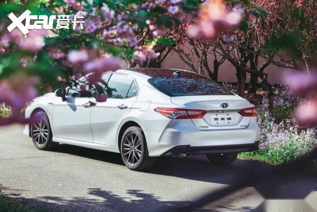 年销近25万台，新能源围剿下的凯美瑞，为啥这么能打？