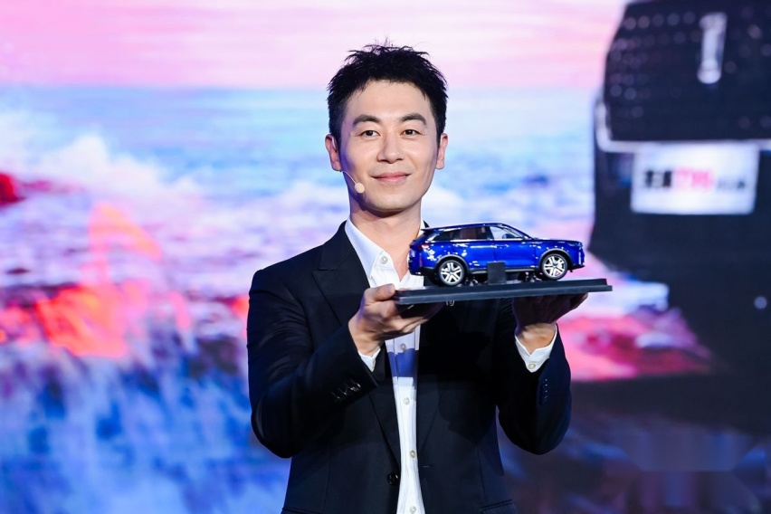 2022款奔腾T99正式上市，13.49万元就能买到的旗舰SUV