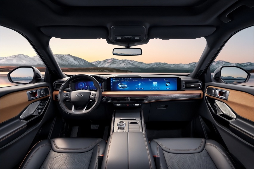 买硬派SUV 选坦克500 Hi4-T还是福特探险者昆仑巅峰版？