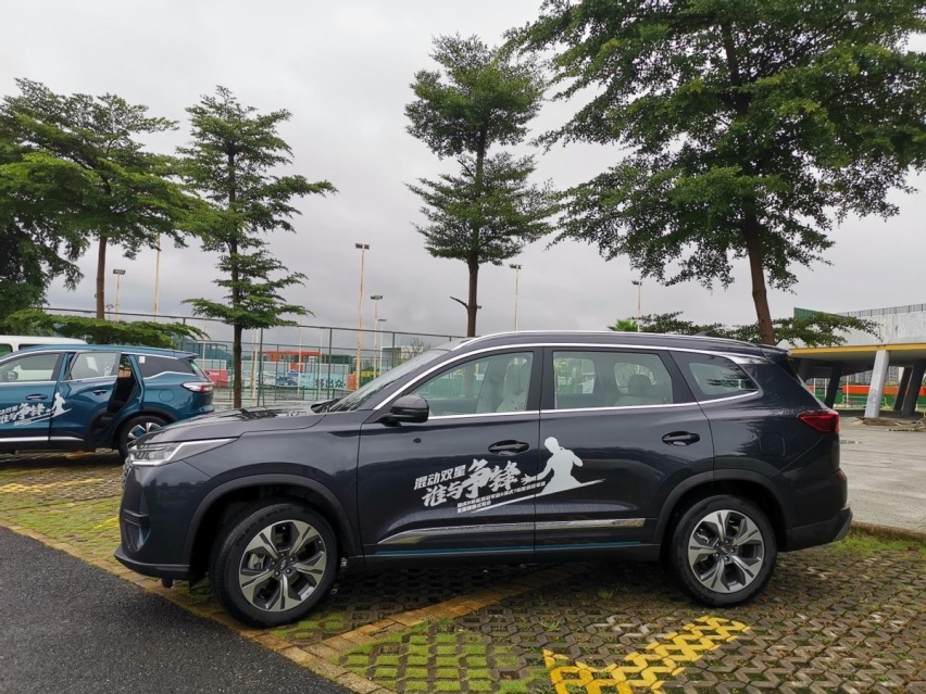 试驾瑞虎8新能源冠军版：“混动颠覆者”的十八般武艺