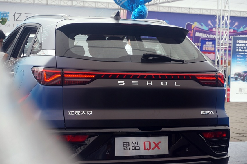 实拍思皓QX：造型年轻，星际座舱有新意，新车已到店