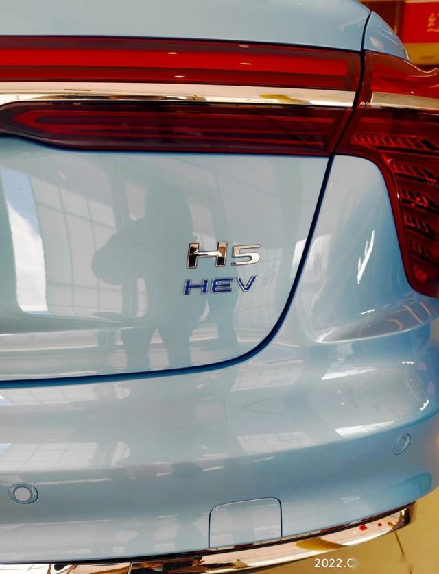 2023款红旗H6实车到店，颜值看齐H9，燃油/混动任选，预售17万起