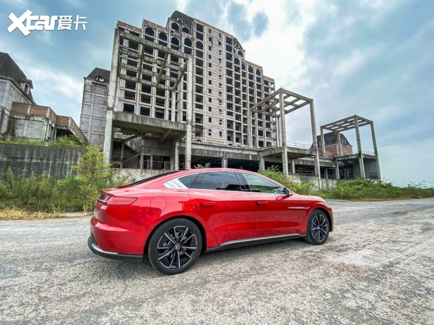 花30万买纯电动车，除了特斯拉，这三款的热度也很高！