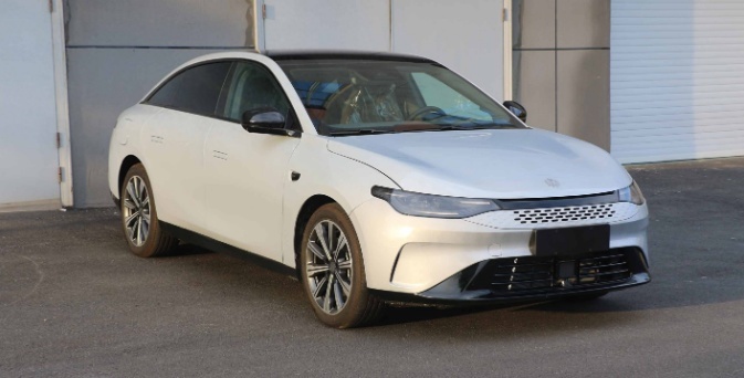 新车|零跑C01增程版即将上市，新款升级了哪些？