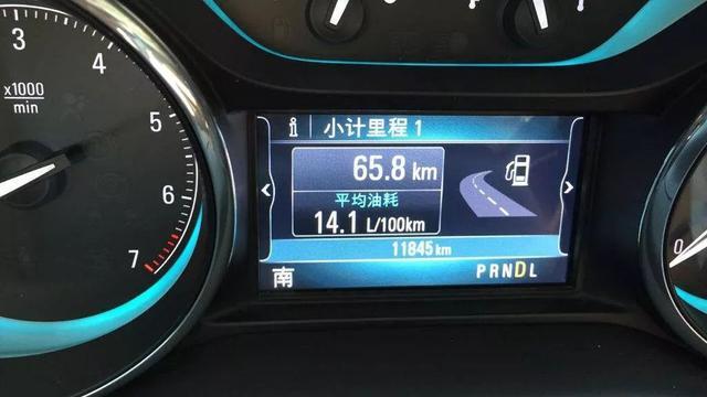 这三款好口碑的10万级家轿，百公里油耗竟不到7L！