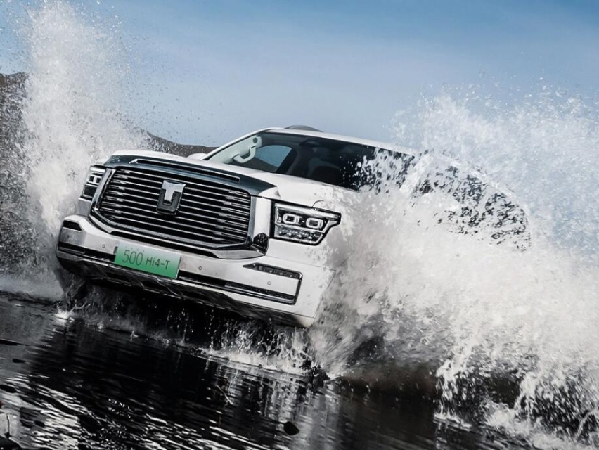 硬派越野SUV！搭载长城超混架构，坦克500 Hi4-T售33.5万元