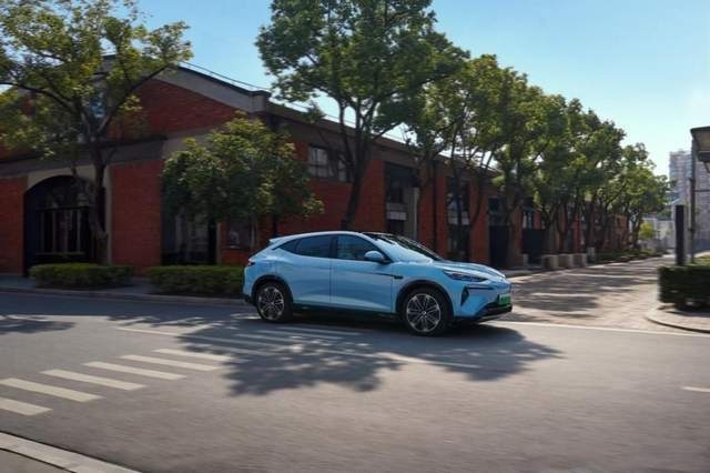 接棒特斯拉Model Y？全新腾势N7上市，四款车型哪款更值得入手？