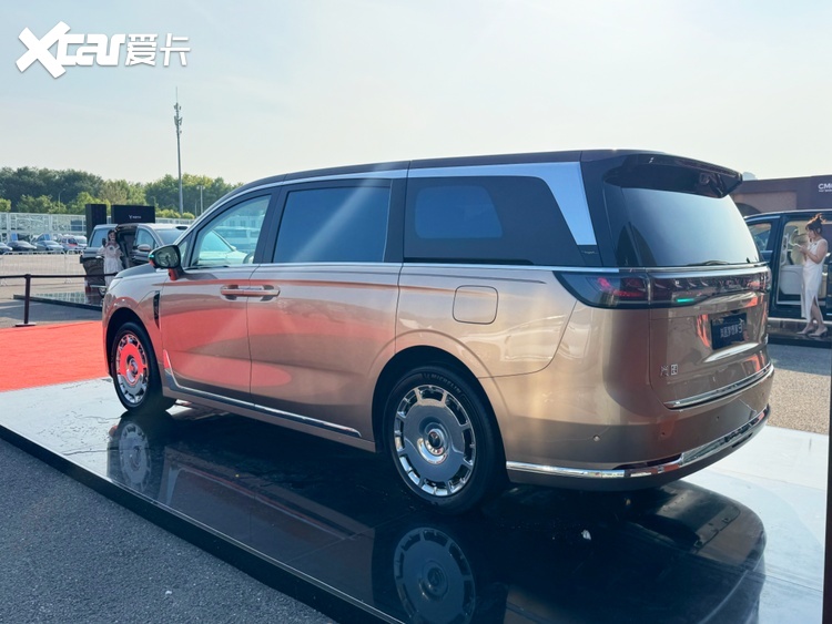售价41.99万-52.99万元 岚图梦想家9正式上市