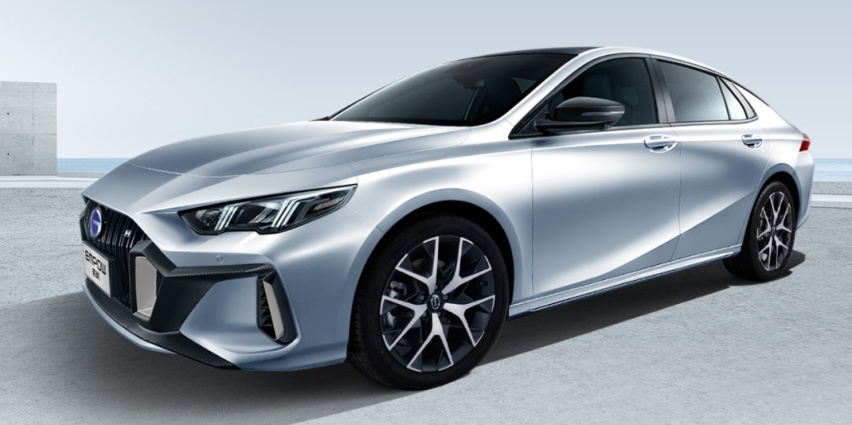 油耗低至4.33L，可跑1500多公里，12.8万元起的影豹混动版值不