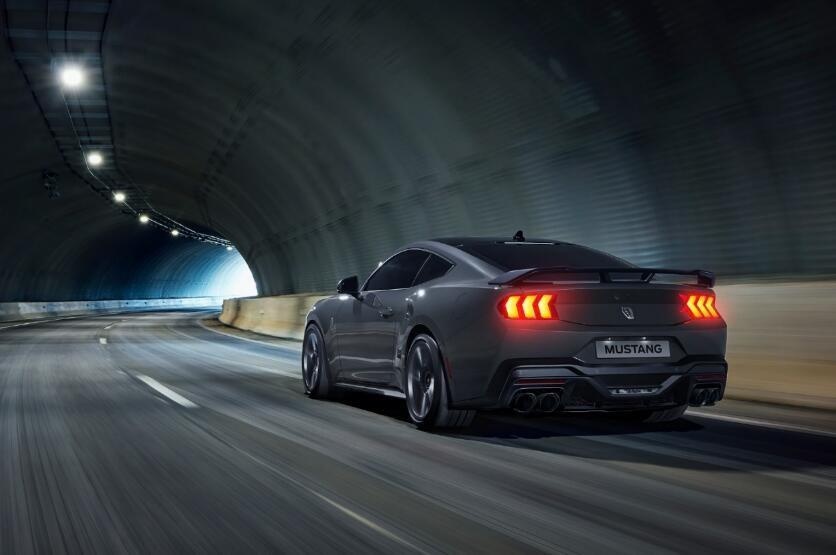 明年引入上市，全新福特Mustang Dark Horse高性能跑车中