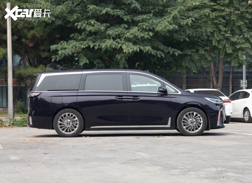 首款可私人定制的豪华mpv!33.99万档次超埃尔法,续航1231km