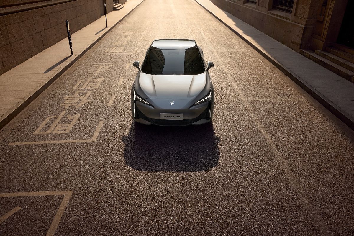 一秒一公里一刻行千里 11.98萬起極狐新阿爾法S5上市發布 一秒一公里一刻行千里 11.98萬起極狐新阿爾法S5上市發布