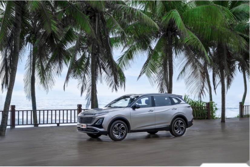 年底买车怎么选？奔腾T90成10万级全家人的首选SUV