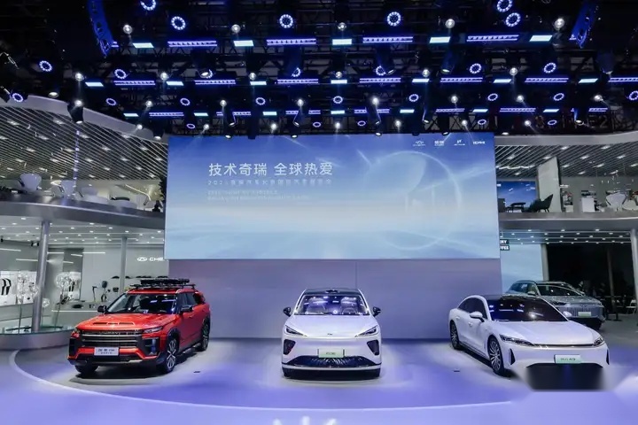 2024北京车展：奇瑞七款新车齐发，展现新能源与燃油双线发展成果
