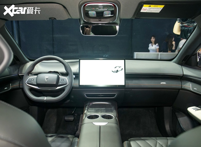 首款超级增程SUV“王炸”上市！不足15万续航1120Km，配无框车门