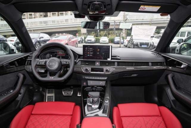 外表低调内心暴躁，拥有V6+纯正quattro的“A4L”，到底有多强