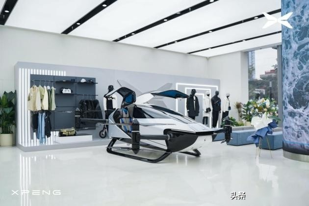 鹏友,您好!深圳首家旗舰体验中心小鹏汽车深圳万象前海旗舰店开业了