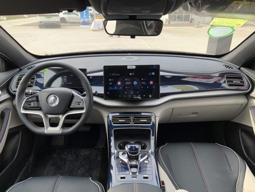 、百公里亏电油耗低至3.8L，主打的就是“省”！964.png