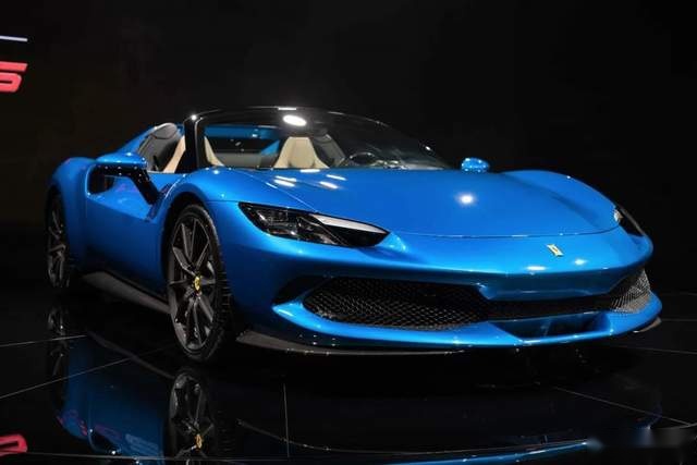 近距离静态体验法拉利296 GTS，触不可及的“梦”我摸到了