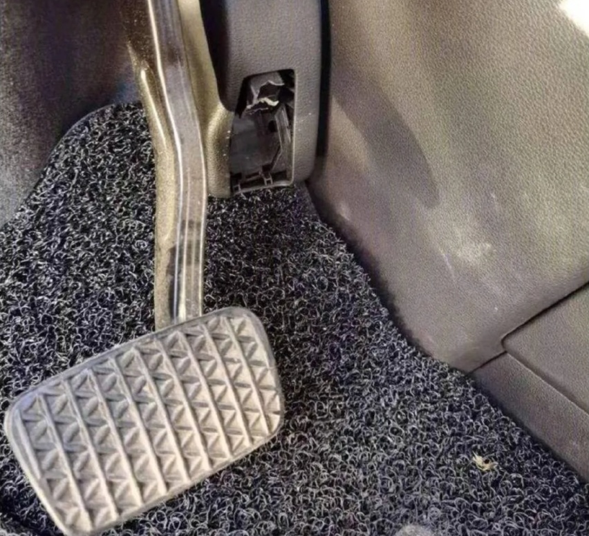 蔚来车主：我开了这么多年车，竟能经历到油门断了