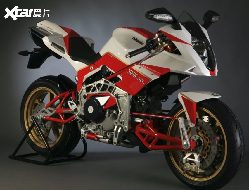 创始名字的混合:valerio bianchi,giuseppe morri,massimo tamburini