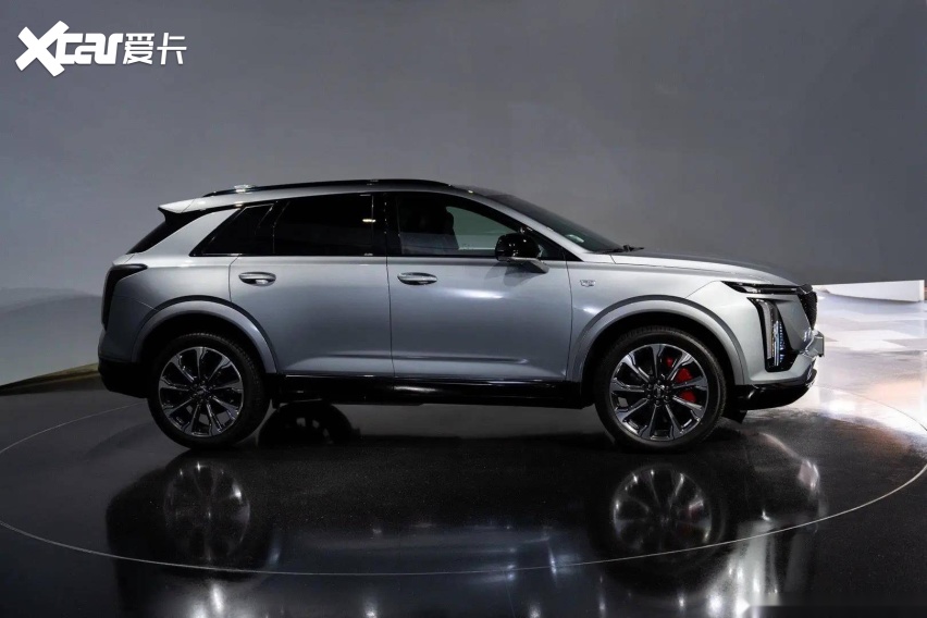 里外都升级了，全新凯迪拉克XT5近期发布，车身加长，配2.0T
