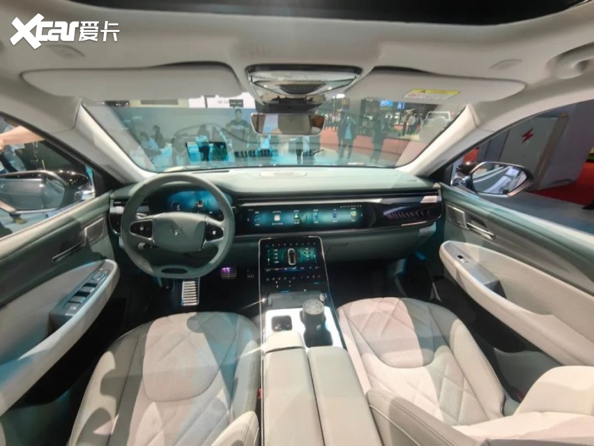 2023上海车展：极狐阿尔法S/T森林版