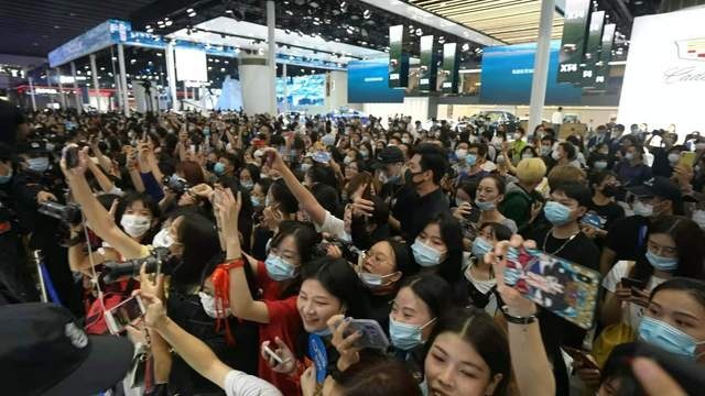 沃尔沃XC40纯电版售价35万华晨宇代言谁才是真正的受众群体