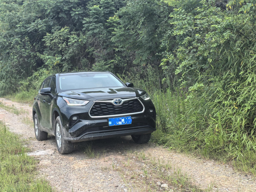 24款提车刚一周，跟朋友去山顶露营基地一览山城风光