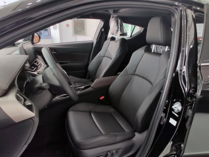 续航400km的纯电动合资SUV，实拍广汽丰田C-HR EV