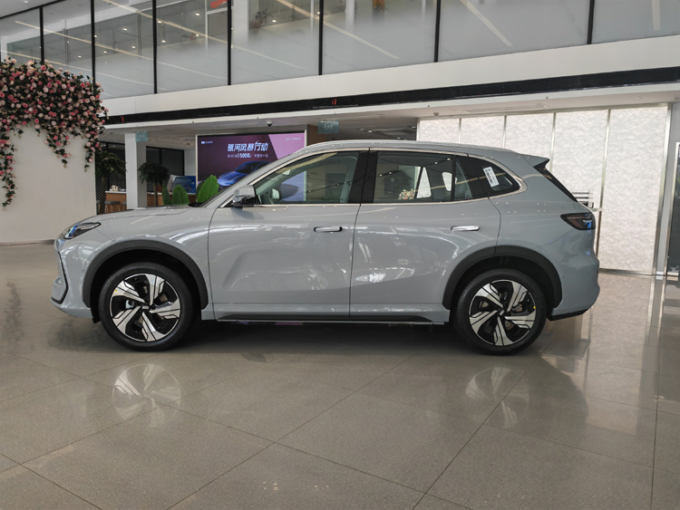 紧凑型纯电SUV 体验吉利银河E5
