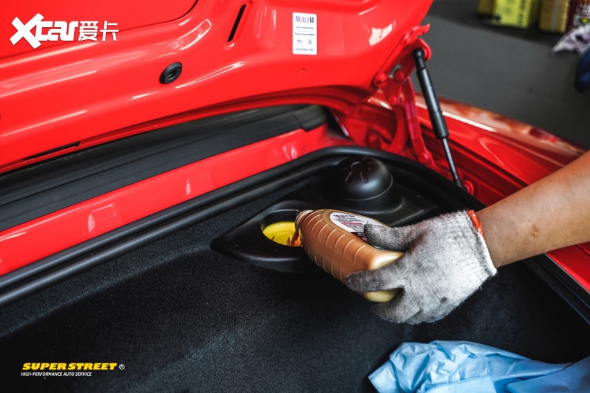 保时捷Boxster981更换美孚1号0W-40全合成机油