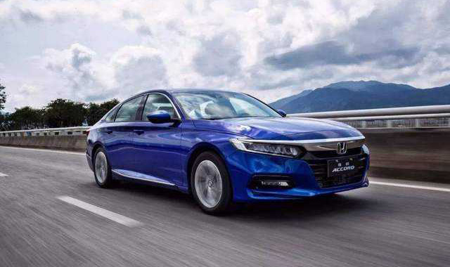 团子秒车：雅阁和凯美瑞同是神车，应该怎么选？