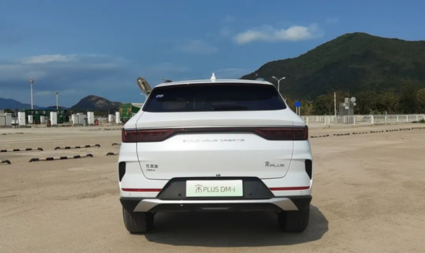 满油续航1000+km！试驾比亚迪宋PLUS DM-i