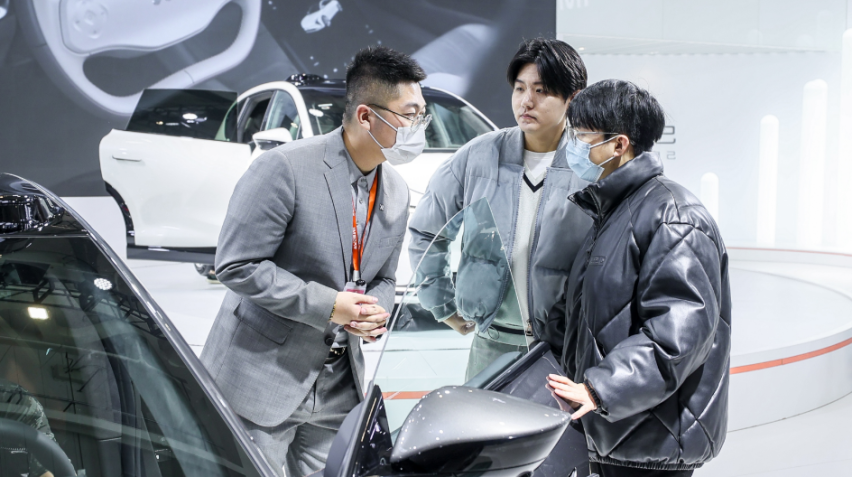 2023齐鲁国际车展1号馆，智己LS7来了！