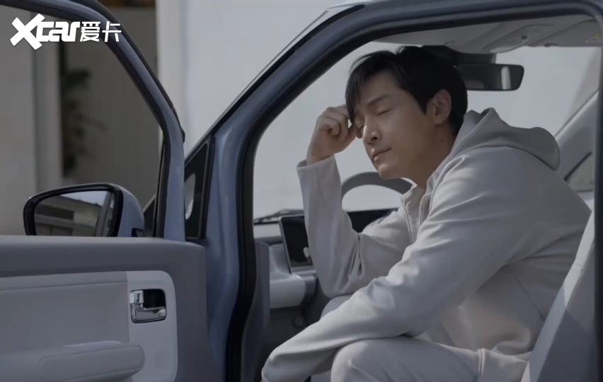 好久不见,国民男神胡歌来了,这次为啥是来代言五菱汽车呢?