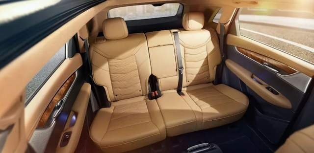 中型豪华SUV怎么选？奥迪Q5L、凯迪拉克XT5、沃尔沃XC60产品实