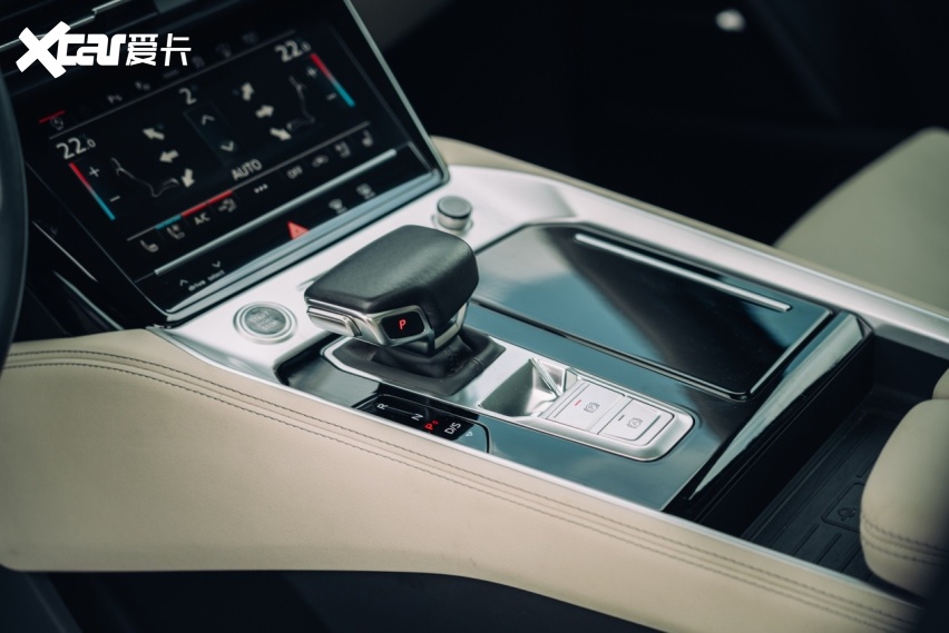 5t v6发动机,最大马力299ps,最大扭矩500nm,尽显豪门底蕴.