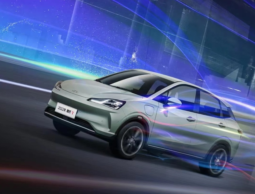8万级亲民代步SUV！月销超1万辆/空间大 还要啥电动微型车？