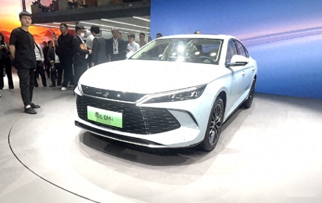 比亚迪第五代DM：油耗2.9L，综合续航达2100km